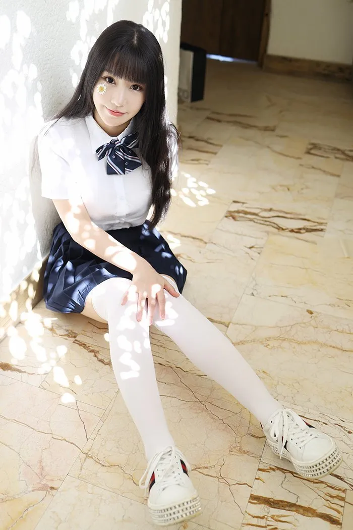 2271-jimengxueshengmeizhukeerbaixijuruliaoqunyouhuo