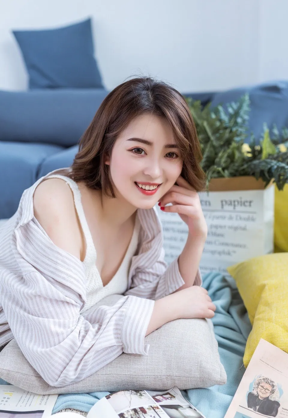 4752-qingshumeinxingganleisidiaodaineiyisuxiongbainenhuolasifangmeituixiezhen